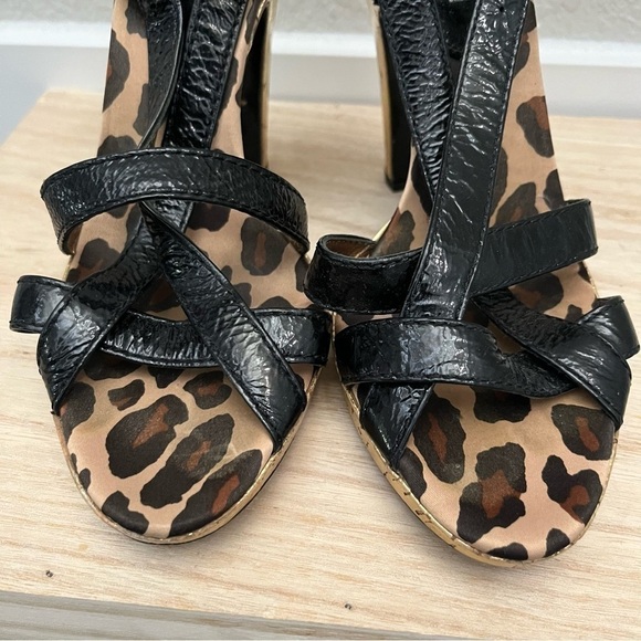 Coach Brown & Gold Cheetah Lined High Pump Heels 6.5 - Picture 5 of 6